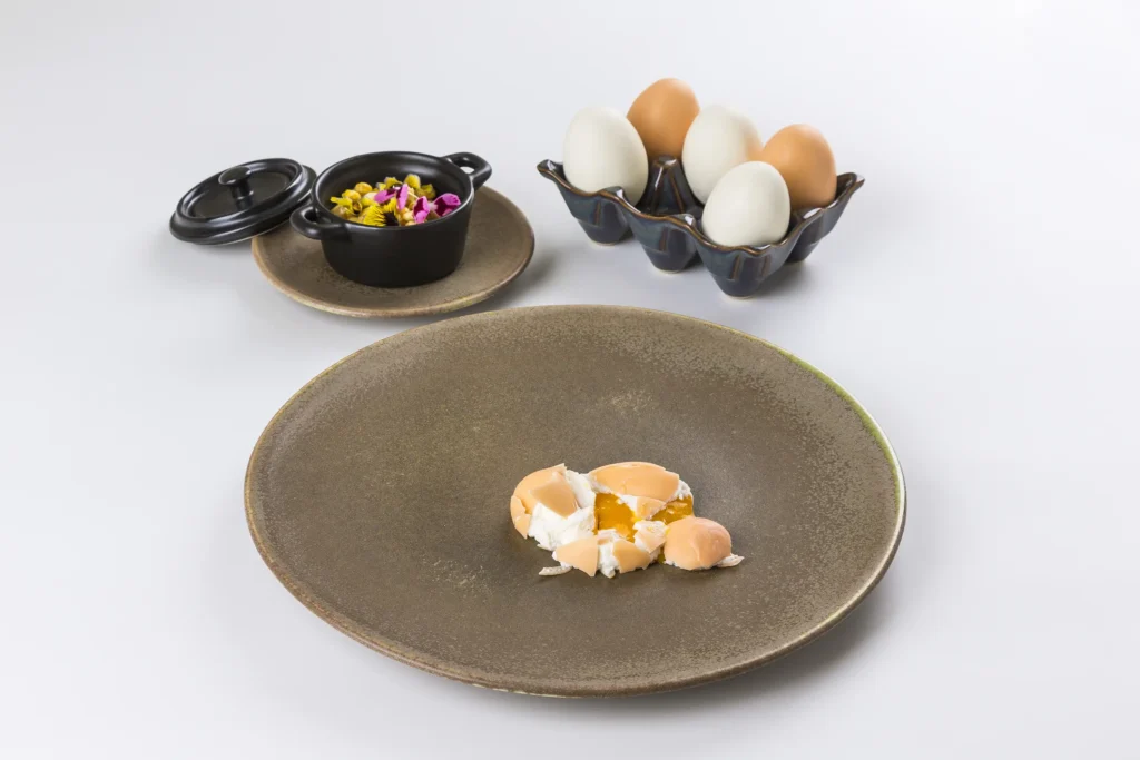 Découvrez un menu dégustation étoilé au guide Michelin à Gérone où la technique, le produit et la créativité s’unissent pour offrir une expérience gastronomique exclusive et riche en émotions.